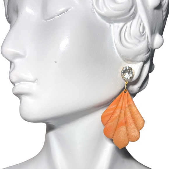 Multi Tone Peach/Orange Scalloped Drop & Dangle Earrings - Picture 2 of 3